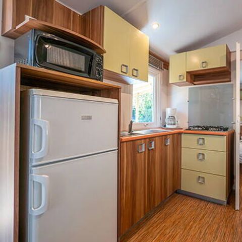 Stacaravan 6 personen - Klassiek | 3 Slaapkamers | 6 Pers | Verhoogd terras | 1 Badkamer | Airconditioning | TV