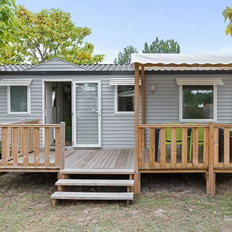 Stacaravan 6 personen - Classic XL | 3 slaapkamers | 6 pers. | Verhoogd terras | Airconditioning.