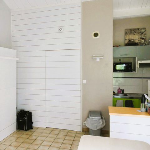 Studio 4 personen - TV - PLANCHA