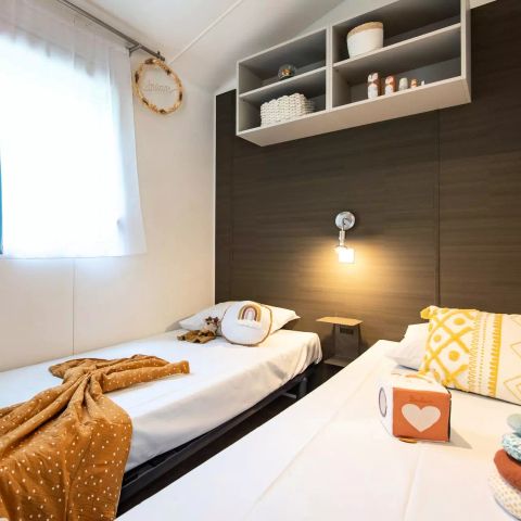 Stacaravan 6 personen - 4 kamers 6 personen + TV