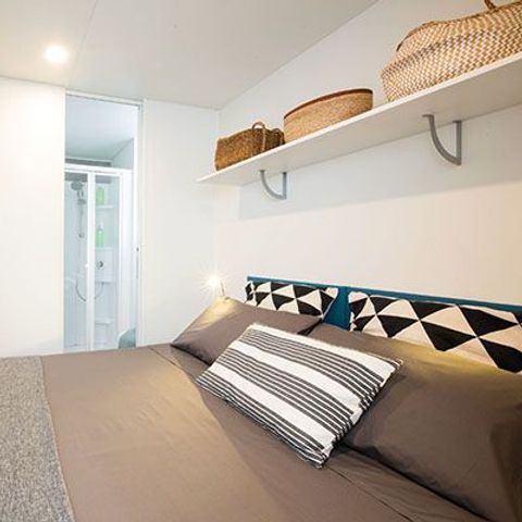 Stacaravan 6 personen - Comfort | 3 Slaapkamers | 6 Pers | Verhoogd terras | Airconditioning | TV