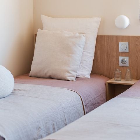Stacaravan 4 personen - NIEUW - Stacaravan Ciela Prestige - 2 slaapkamers waarvan 1 master suite - Bedlinnenpakket, handdoeken en barbecue i