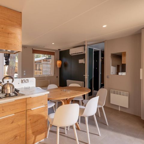 Stacaravan 6 personen - Mobile-home | Ultimate | 3 slaapkamers | 6 pers. | Verhoogd terras | Jacuzzi | 2 badkamers | Airconditioning.