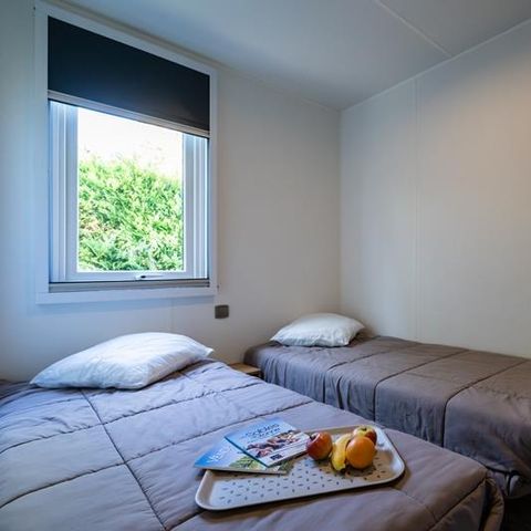 Stacaravan 6 personen - Stacaravan Grand Large 34.5m² (3 kamers) (jonger dan 8 jaar) + TV + Terras 4/6 pers