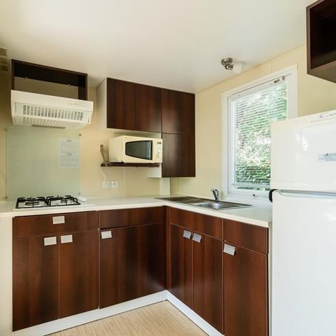 Stacaravan 4 personen - Stacaravan Cottage 27.5m² (2 kamers) (vanaf 13 jaar) + terras + TV 4 pers
