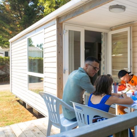 Stacaravan 4 personen - Stacaravan Cottage 27.5m² (2 kamers) (vanaf 13 jaar) + terras + TV 4 pers