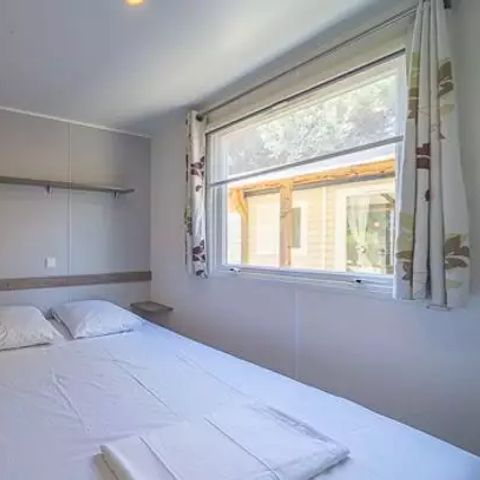 Stacaravan 6 personen - Klassiek | 2 Slaapkamers | 4/6 Pers. | Verhoogd terras | Airconditioning.