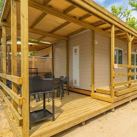 Bungalow 4 personen - Mobile-home | Premium | 2 slaapkamers | 4 pers | Verhoogd terras | 2 badkamers | Airconditioning | TV