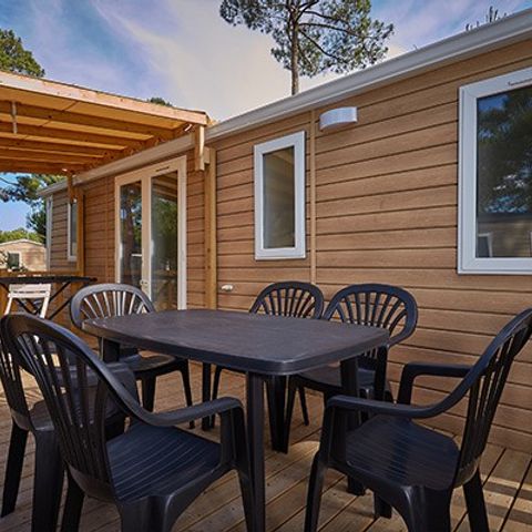 Stacaravan 6 personen -  Comfort | 3 slaapkamers | 6 pers | Verhoogd terras | 1 badkamer | Airconditioning | TV