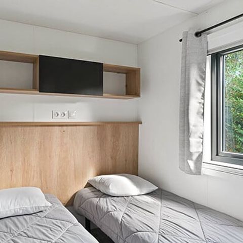 Stacaravan 4 personen - Mobile-home | Premium | 2 slaapkamers | 4 pers | Verhoogd terras | 2 badkamers | Airconditioning | TV