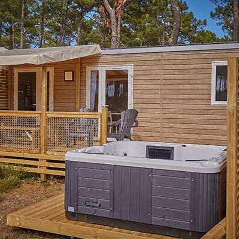 Stacaravan 6 personen - Exclusief Premium | 3 Slaapkamers | 6 Pers. | Verhoogd terras | Jacuzzi