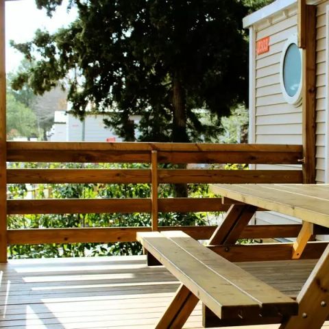 Stacaravan 6 personen - 4 kamers 6 personen Airconditioning + TV