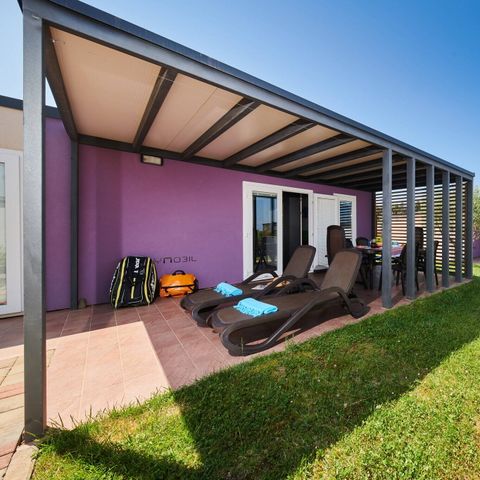 Stacaravan 4 personen - Comfort | 2 slaapkamers | 4 pers | Verhoogd terras | 2 badkamers | Airconditioning | TV