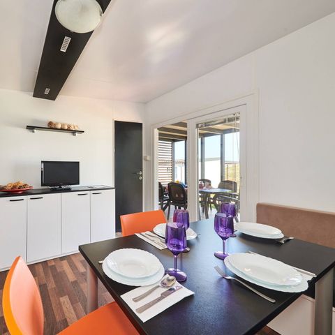 Stacaravan 6 personen - Comfort | 3 slaapkamers | 6 pers | Verhoogd terras | 2 badkamers | Airconditioning | TV