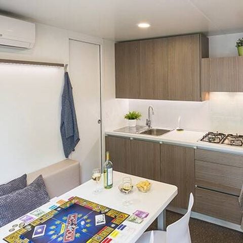 Stacaravan 5 personen - Premium | 2 slaapkamers | 5 pers. | Terras Lounge | Airconditioning