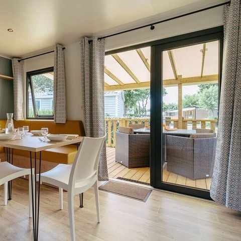 Stacaravan 6 personen - Premium | 3 slaapkamers | 6 pers | Lounge terras | 1 badkamer | Airconditioning