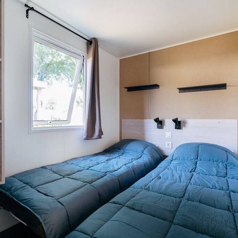 Stacaravan 4 personen - Premium | 2 slaapkamers | 4 pers | Terras | 1 badkamer | Airconditioning