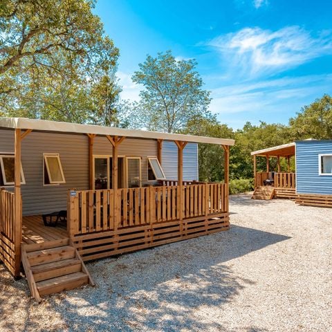 Stacaravan 4 personen - Mobile-home | Comfort | 2 Slaapkamers | 4 Pers. | Verhoogd terras | Airconditioning.