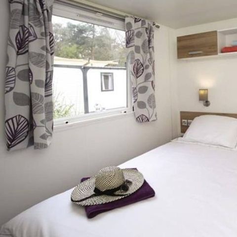 Stacaravan 8 personen - Premium | 3 slaapkamers | 6-8 slaapplaatsen | Halfoverdekt terras | 1 badkamer | Airconditioning