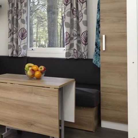 Stacaravan 8 personen - Premium | 3 slaapkamers | 6-8 slaapplaatsen | Halfoverdekt terras | 1 badkamer | Airconditioning