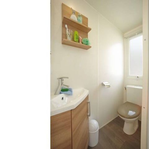 Stacaravan 8 personen - Premium | 3 slaapkamers | 6-8 slaapplaatsen | Halfoverdekt terras | 1 badkamer | Airconditioning
