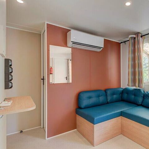 Stacaravan 6 personen - Comfort | 3 Slaapkamers | 6 Pers. |* Verhoogd terras | *1 Badkamer | Air-con.