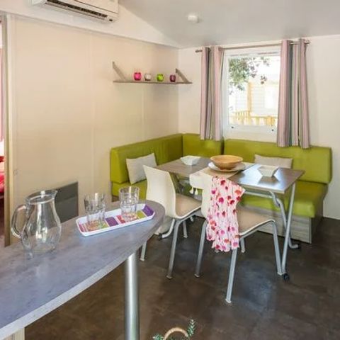 Stacaravan 6 personen - Comfort | 2 Slaapkamers | 4/6 Pers. | *Verhoogd terras* | 1 Badkamer | Airconditioning.