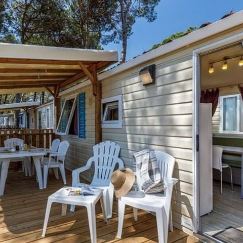 Stacaravan 6 personen - Comfort | 2 Slaapkamers | 4/6 Pers. | *Verhoogd terras* | 1 Badkamer | Airconditioning.