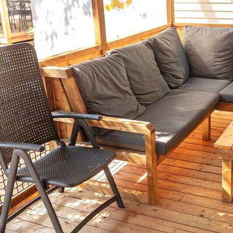 Stacaravan 4 personen - Premium | 2 slaapkamers | 4 slaapplaatsen | Lounge terras | 1 badkamer | Airconditioning