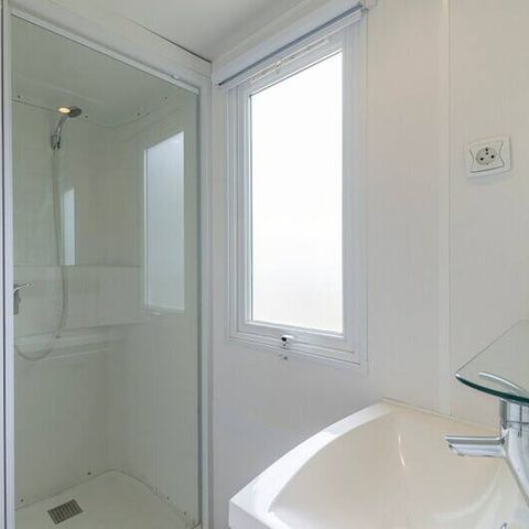 Stacaravan 6 personen - Klassiek | 2 Slaapkamers | 6 Pers | Verhoogd terras | 1 Badkamer | Airconditioning