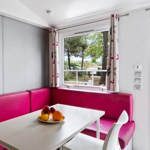 Stacaravan 6 personen - Klassiek | 3 Slaapkamers | 6 Pers. | Verhoogd terras | Airconditioning.