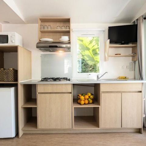Bungalow 5 personen - Bungalow 3 kamers 4/5 personen Airconditioning + TV (4 volwassenen + 1 baby - 2 jaar)