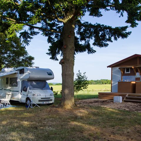 STAANPLAATS - Grand Confort kampeerplaats met privé sanitair