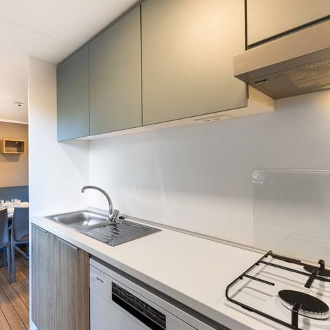 Stacaravan 6 personen - Premium | 3 slaapkamers | 6 slaapplaatsen | Lounge terras | 1 badkamer | Airconditioning | TV