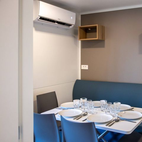 Stacaravan 6 personen - Premium | 3 slaapkamers | 6 slaapplaatsen | Lounge terras | 1 badkamer | Airconditioning | TV