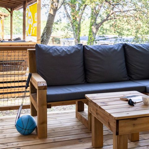 Stacaravan 6 personen - Premium | 3 slaapkamers | 6 slaapplaatsen | Lounge terras | 1 badkamer | Airconditioning | TV
