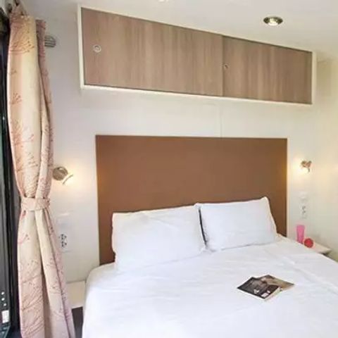 Stacaravan 6 personen - Comfort | 2 slaapkamers | 4-6 slaapplaatsen | Halfoverdekt terras | 1 badkamer | Airconditioning