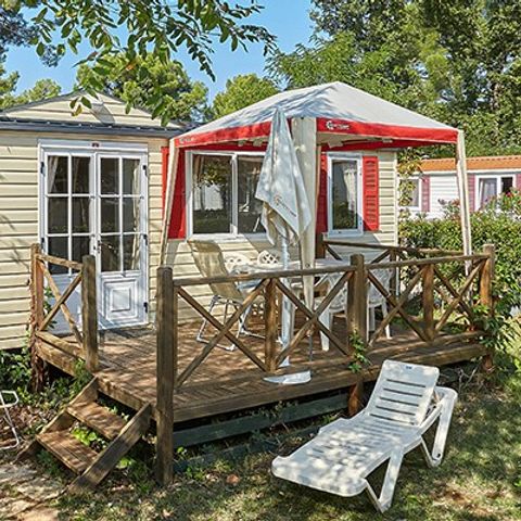 Stacaravan 6 personen - Klassiek | 3 Slaapkamers | 4/6 Pers. | Verhoogd terras | Airconditioning.