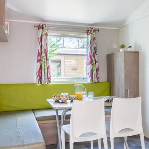 Stacaravan 4 personen - Comfort | 2 Slaapkamers | 4 Pers. | Terras, verhoogd, niet overdekt | Airconditioning