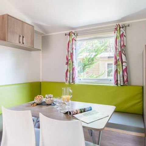 Stacaravan 4 personen - Comfort | 2 Slaapkamers | 4 Pers. | Terras, verhoogd, niet overdekt | Airconditioning