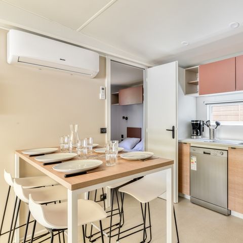 Stacaravan 4 personen - Stacaravan | Premium | 2 Slaapkamers | 4 Pers | Terras Lounge | Airconditioning | TV
