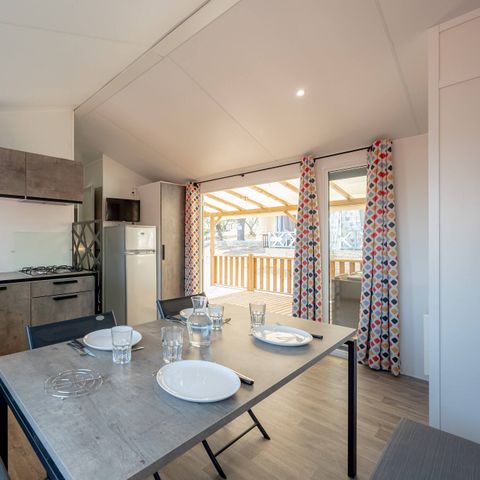 Stacaravan 8 personen - Stacaravan | Premium | 4 slaapkamers | 8 Pers | Terras Lounge | 2 badkamers | Airconditioning | TV