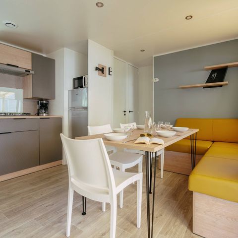Stacaravan 6 personen - Mobile-home | Premium | 3 slaapkamers | 6 pers. | Verhoogd terras | Air-con.