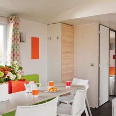 Stacaravan 6 personen - Standaard 32m² (3 kamers) + TV + Overdekt Terras - Zondag Aankomst