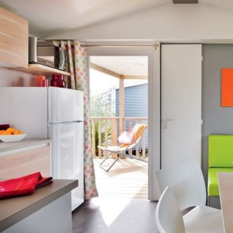 Stacaravan 6 personen - Standaard 32m² (3 kamers) + TV + Overdekt Terras - Zondag Aankomst