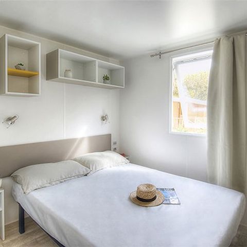 Stacaravan 4 personen - Premium | 2 Slaapkamers | 4 Pers | Verhoogd terras | Airconditioning | TV