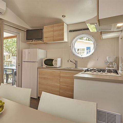 Stacaravan 6 personen - Klassiek | 3 Slaapkamers | 6 Pers. | Verhoogd terras | Airconditioning | TV