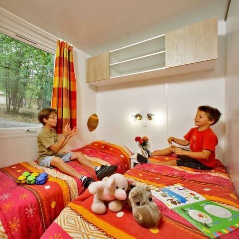 Stacaravan 8 personen - Premium Exclusief | 3 slaapkamers | 6/8 Pers | Verhoogd terras | 2 badkamers | Airconditioning | TV