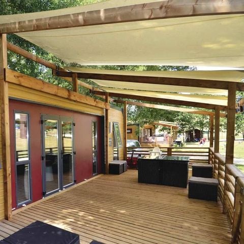 Stacaravan 8 personen - Ultiem | 3 slaapkamers | 6/8 Pers | Verhoogd terras | Airconditioning | TV