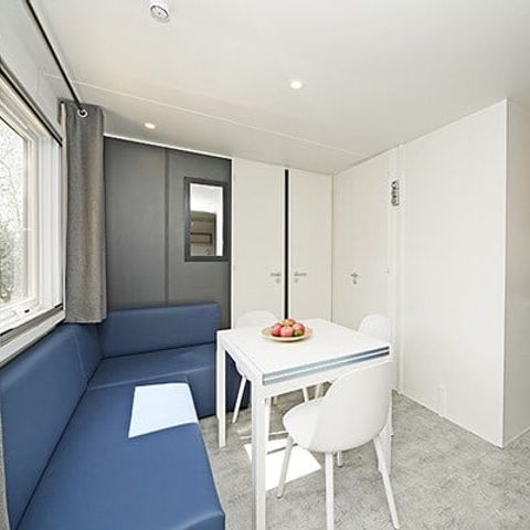 Stacaravan 8 personen - Mobile-home | Premium | 3 slaapkamers | 6/8 pers. | Verhoogd terras | 2 badkamers | Airconditioning.